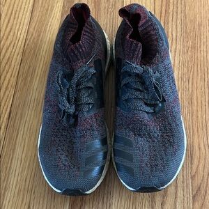 Adidas Men's Black and Red Knit Athletic Shoes